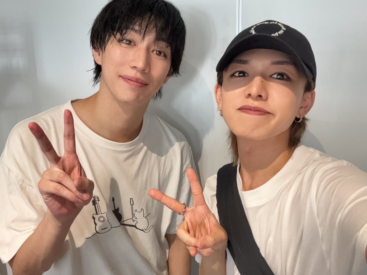 kengouhata's tweet photo. ･
ミュージカル「忍たま乱太郎」
六年生単独ライブ〜六忍出陣〜
参戦させて頂きました🍀

楽しすぎ😭😭
とあるパートで大号泣をかましました😭😭

最強に楽しく幸せな時間でございました🤦‍♂️ https://t.co/FGb61lJQsD