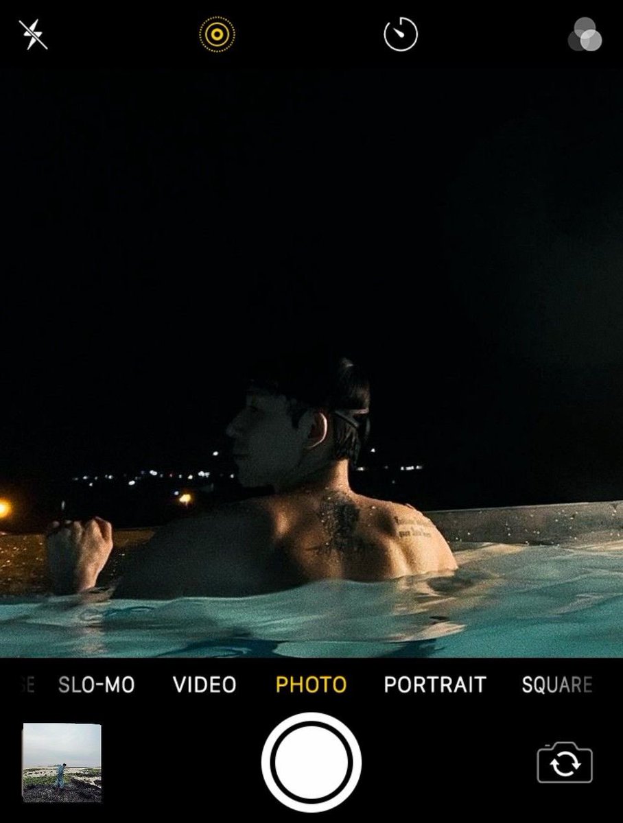 vstnirwa's tweet photo. Night swim, anyone? https://t.co/i0RSvN5V1L