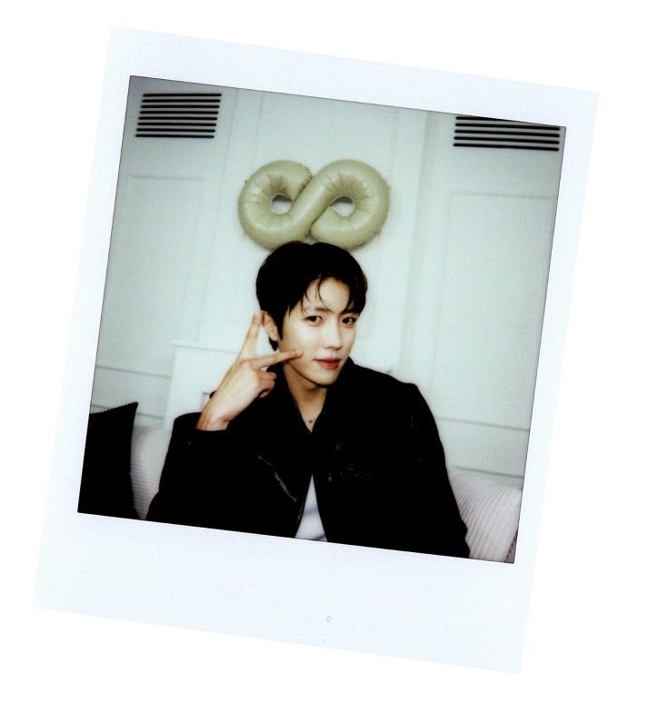 ifnt__80's tweet photo. ♾️がリボンになっててかわいい🎀 https://t.co/pzZ2t7d5pB