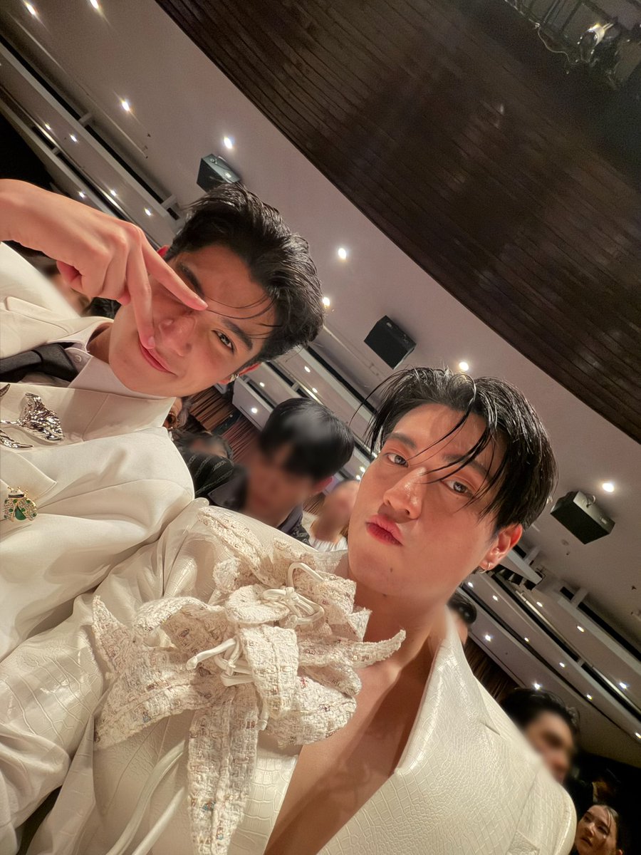 Ongsacelcius1's tweet photo. เช็คอินนน

INNONGSA MMY GALA NIGHT

#GalaเมืองมารยาxInnOngsa
#อินองศา #InnOngsa https://t.co/sJ0QeWdJJI
