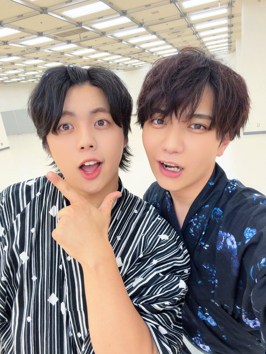 gento_7rol's tweet photo. 本日は浴衣撮影会ありがとうございました✨✨

みんなと浴衣で写真撮れて嬉しかった〜！！　
どうでしたか？カッコよかったですか？

お盆明けに来てくれて本当にありがとうございました！
先輩方との写真を添えて https://t.co/1rTOkT2QO0