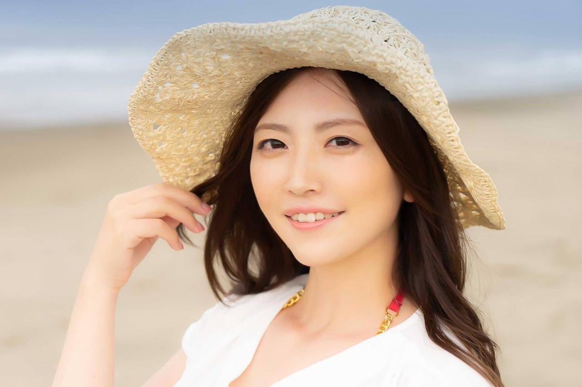 Ririko_World's tweet photo. Hi everyone! So many of you are following from overseas lately, so I made an English account!

Photos I've taken, the occasional selfie, and news about the fan site I'm planning — it'll all be here.

Hope you'll stick around! https://t.co/7Tgxk3GYB7
