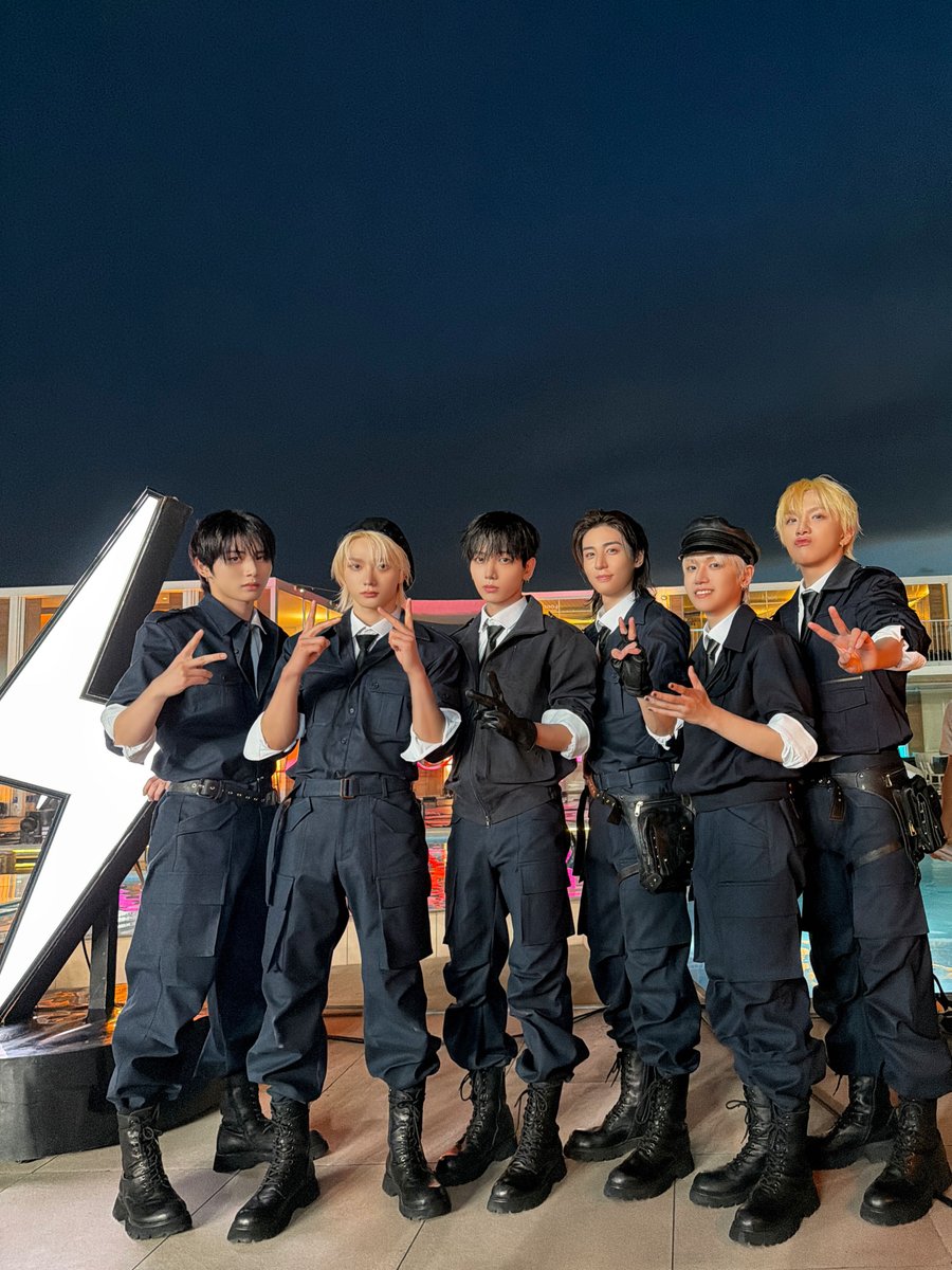 BOYNEXTDOOR_JP's tweet photo. 260817 TBS系『CDTVライブ！ライブ！』🚪📸

この後、8月18日(火)0:00に新曲MV公開&amp;配信開始！

ぜひチェックしてください💙
🎧https://t.co/3pGIhdHLUk

#BOYNEXTDOOR #BND
#BoomBoomBoom
#CDTVライブライブ
#BOYNOW #ボーイなう https://t.co/idgHxZy9rx