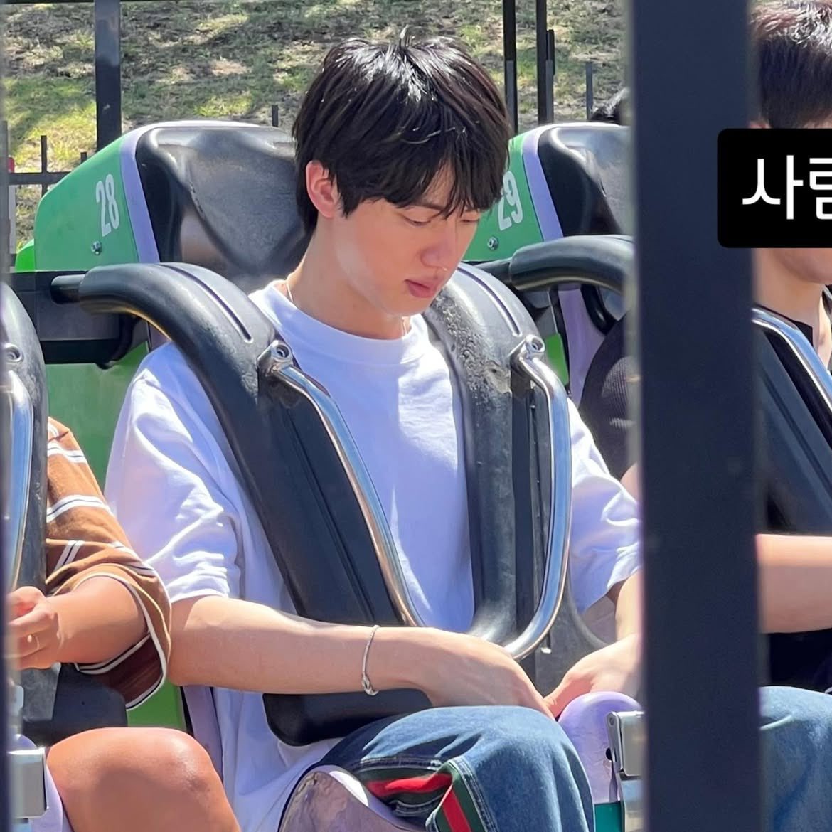 btschartsxdaily's tweet photo. #JIN via Instagram Post 💜 [Thread]
https://t.co/WwfhyM0P4A https://t.co/bAVFJYJPfo