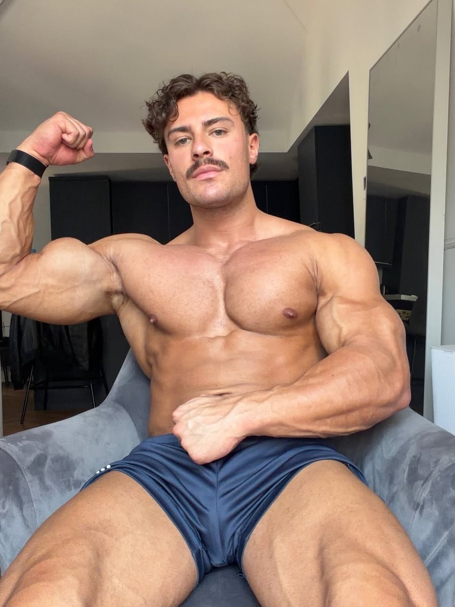 juicyalphajames's tweet photo. Do I have your attention now? https://t.co/xXTR9E00Pw