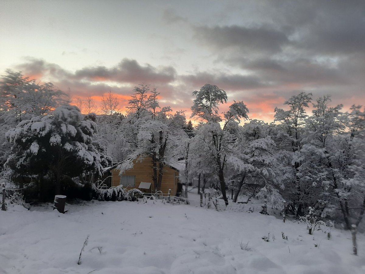 turisargentina's tweet photo. Enamórate de San Martín de los Andes, para visitar durante todo el año 🇦🇷💙❄️☃️ https://t.co/E04DfLhLXR