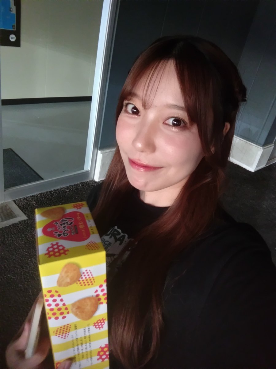 dramatic_kyotei's tweet photo. チャンポンを食べに来ました🍜
豚骨か鶏ガラを選択できるので鶏ガラを選びました。あっさりなのにスープめっちゃ美味しく頂きました🍜野菜もたくさん　で…ついでに近所のボート場行ったんですが全く当たらずで楽しくなかったです🥱
長崎県大村市
#麺創天風　大村店
#みんなのラーメン部
#福本愛莉 https://t.co/1cWhrBQey1