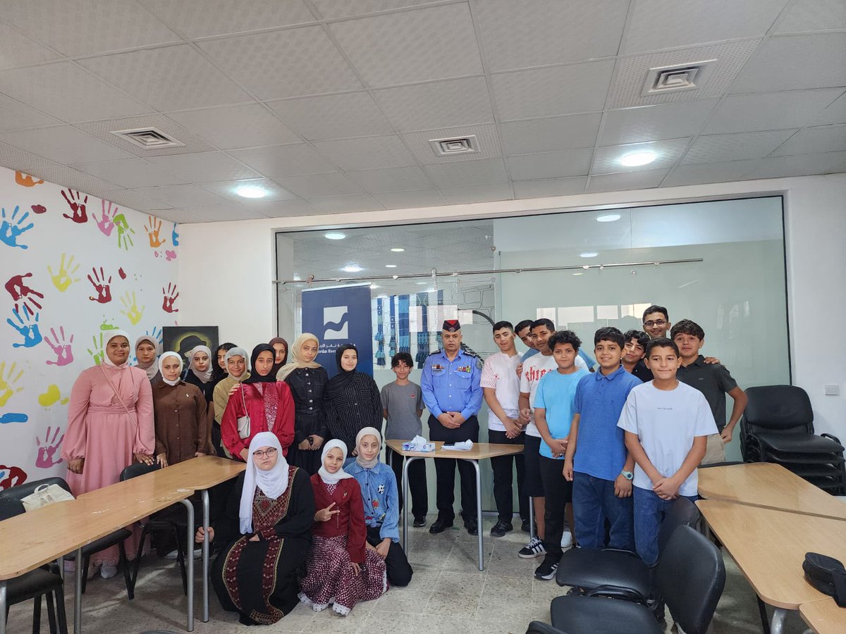 jordanriverfdn's tweet photo. مرتبا�� الأمن العام والدفاع المدني تنفذ فعاليات مجتمعية بالتنسيق مع الشرطة المجتمعية لطلبة النادي الصيفي المقام في مركز الملكة رانيا العبدالله لتمكين المجتمعات في العقبة بتمويل من شركة تطوير العقبة، حيث تم تنفيذ أنشطة وفعاليات توعوية هادفة تعزيز الشراكة مع المجتمع المحلي. https://t.co/mKiFruvuEn