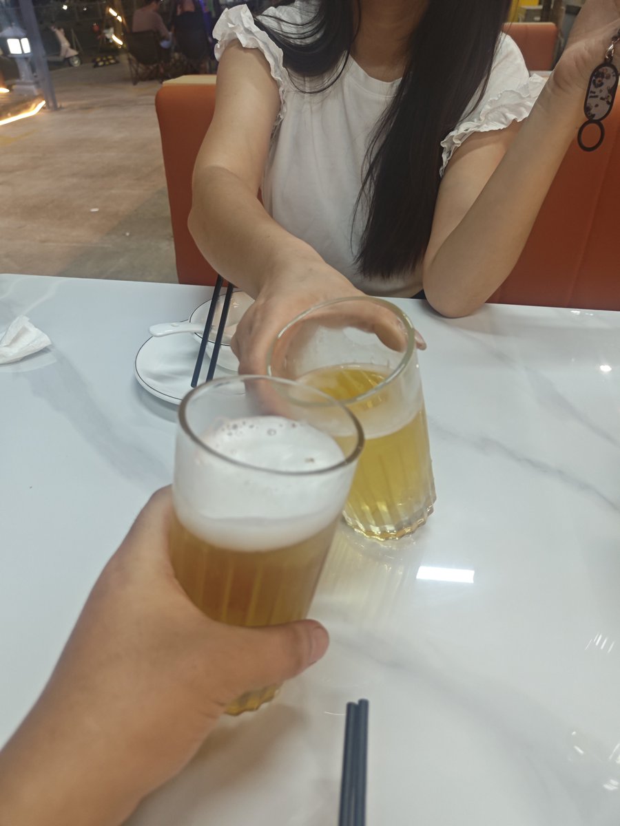 0771FQ0851's tweet photo. 微醺开始 https://t.co/Q6tUCnj0UY