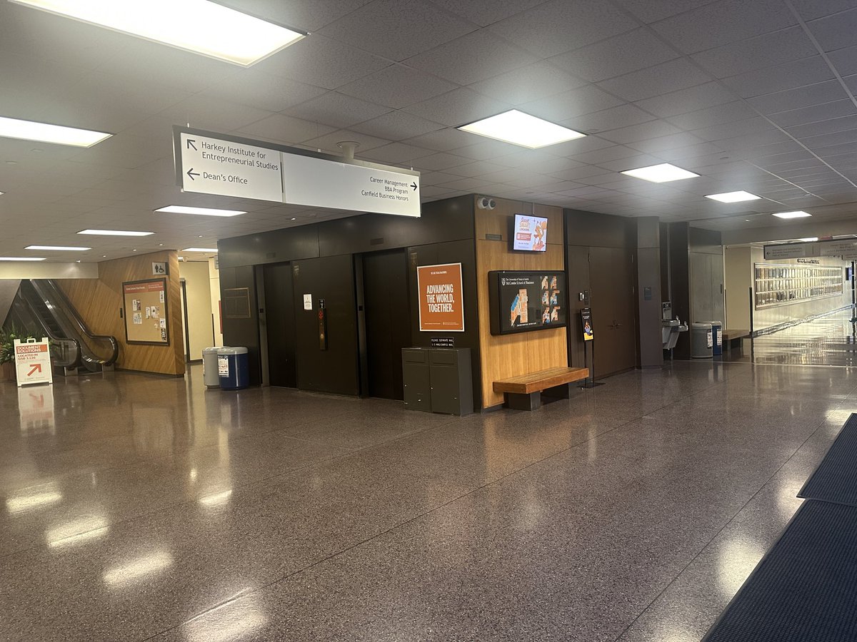 brstaats's tweet photo. Last quiet Monday morning in GSB/CBA @UTexasMcCombs. One week until classes start for undergrads. 🤘 https://t.co/CMeD182irh