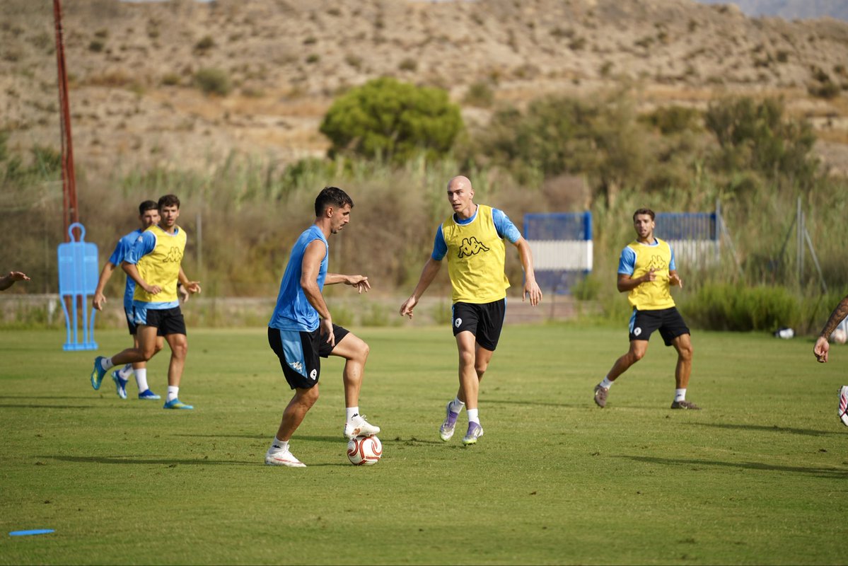 oriolsolde10's tweet photo. Última semana de pretemporada, preparado para lo que viene… 💙😁 https://t.co/DHagR0hjJn