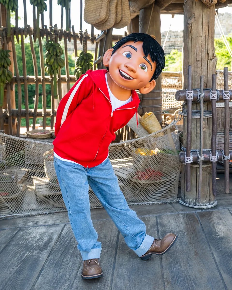 MezzoMikiD's tweet photo. 東京ディズニーシー
『リメンバー・ミー』ミゲルのキャラクターグリーティング☆
実施期間:9月15日〜11月2日
場所: ディズニーシー・トランジットスチーマーライン乗り場２階
利用にはスタンバイパスの取得が必要です。
・ミゲル　〜13:00
・死者の国の装いのミゲル　13:30〜 https://t.co/MyI5nLZCyn