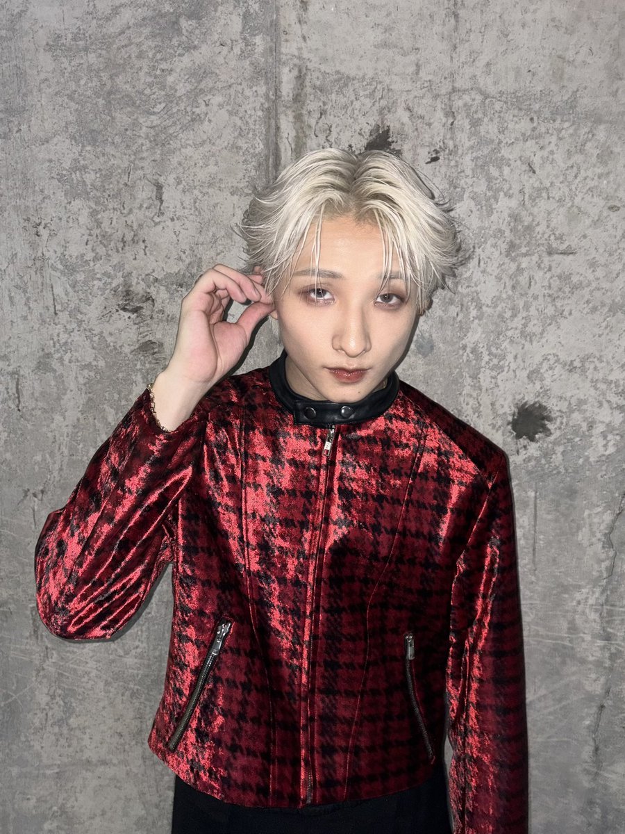 buddiis's tweet photo. オフショットを公開！

📸エビライ3日目ステージ袖で撮影した写真✨

#BUDDiiS https://t.co/Zuvsm8i6y1