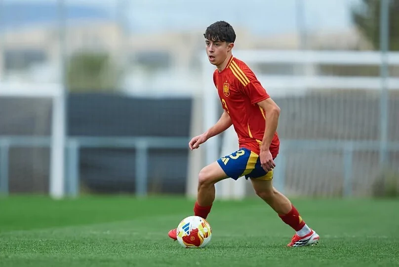 LevanteUD's tweet photo. 🐸 Marc Santos se convierte en el debutante más joven del #LevanteUD.

🔗 Noticia web: https://t.co/sx8frLuW6G https://t.co/4KWPe7OkC8