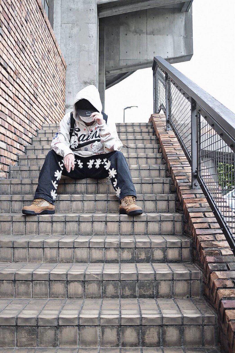 RainDrop_621's tweet photo. Saint Mxxxxxx x denimtears撮ってもらったけどとても良い
#drip #usdrip #drill #streetwear #fashion #NYfashion #hiphop #denimtears #saintmxxxxxx #saintmichael https://t.co/RPRFyb0eGA