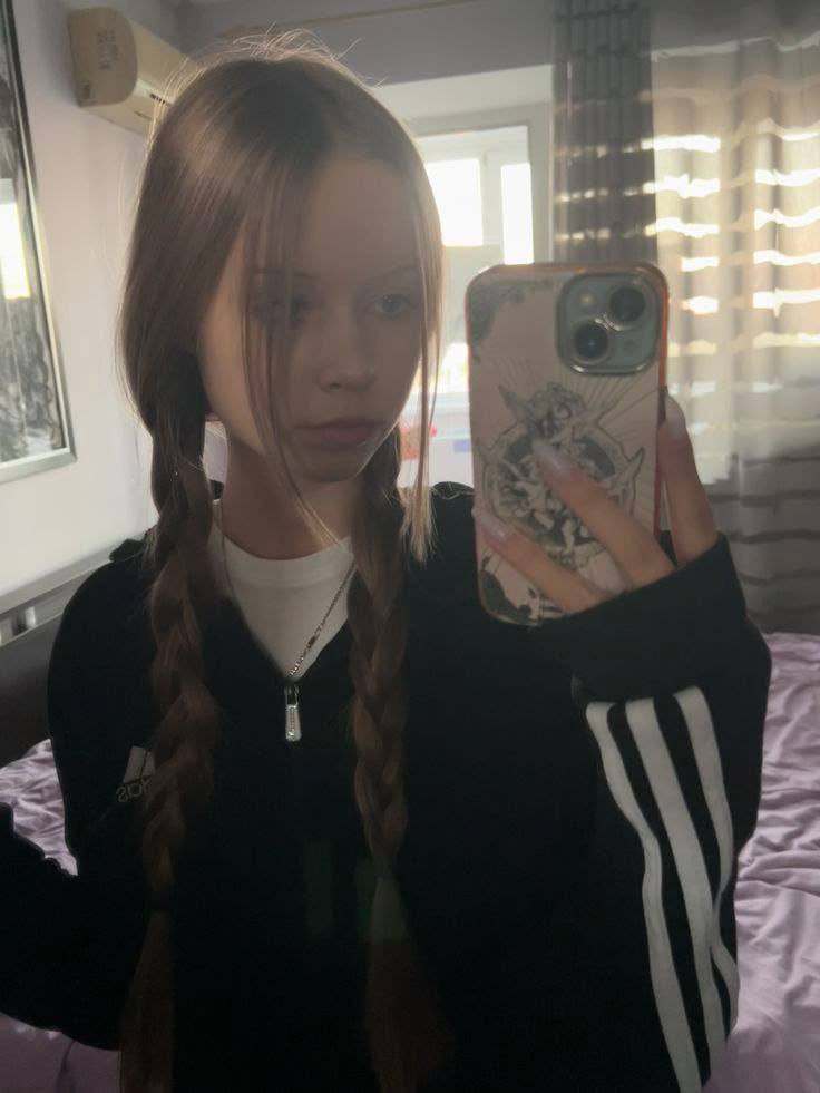 prettyalinnah's tweet photo. 18f single, who will accept some pics ? 🙈 https://t.co/tTUI0ISoy6