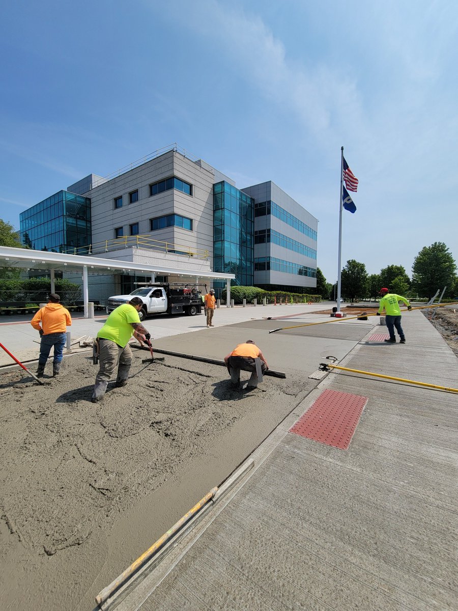 PaveMaintSpec's tweet photo. Strong, low maintenance surface ✅️
High resistance to weather, wear & tear, heavy traffic ✅️
Durability & Longevity ✅️
Get your concrete done right the first time, call now! 216-651-0056
#YourPavementFixIn26
#WeHaveACrewForThat https://t.co/MiXp6PHIR9