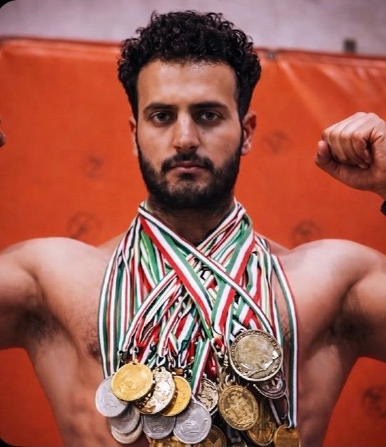 ARTEMIS546438's tweet photo. به جوونای دسته گلمون که جونشون در خطره بپردازیم
#بنیامین_نقدی 
#سپهر_امیرزاده https://t.co/fCu5osYe8t