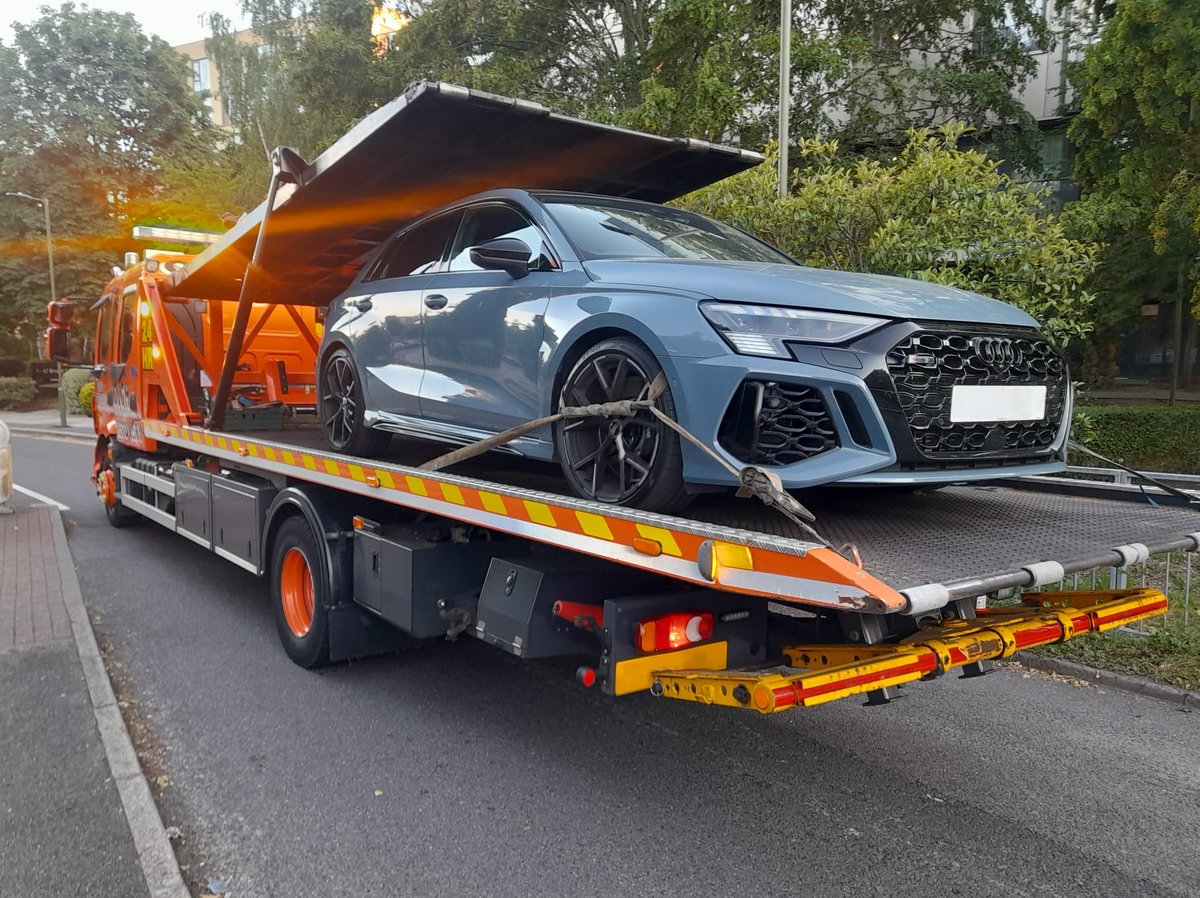 CrouchRecovery's tweet photo. Loading up the twin deck slidebed. πͺ
Efficiency is key in recovery, our twin decks allow us to carry up to three vehicles at once!
#CrouchRecovery #OrangeArmy #TeamCrouch #Slidebed #BreakdownAssistance #HeavyRecovery #LightRecovery #OnTheRoad https://t.co/tuu0abpHe8