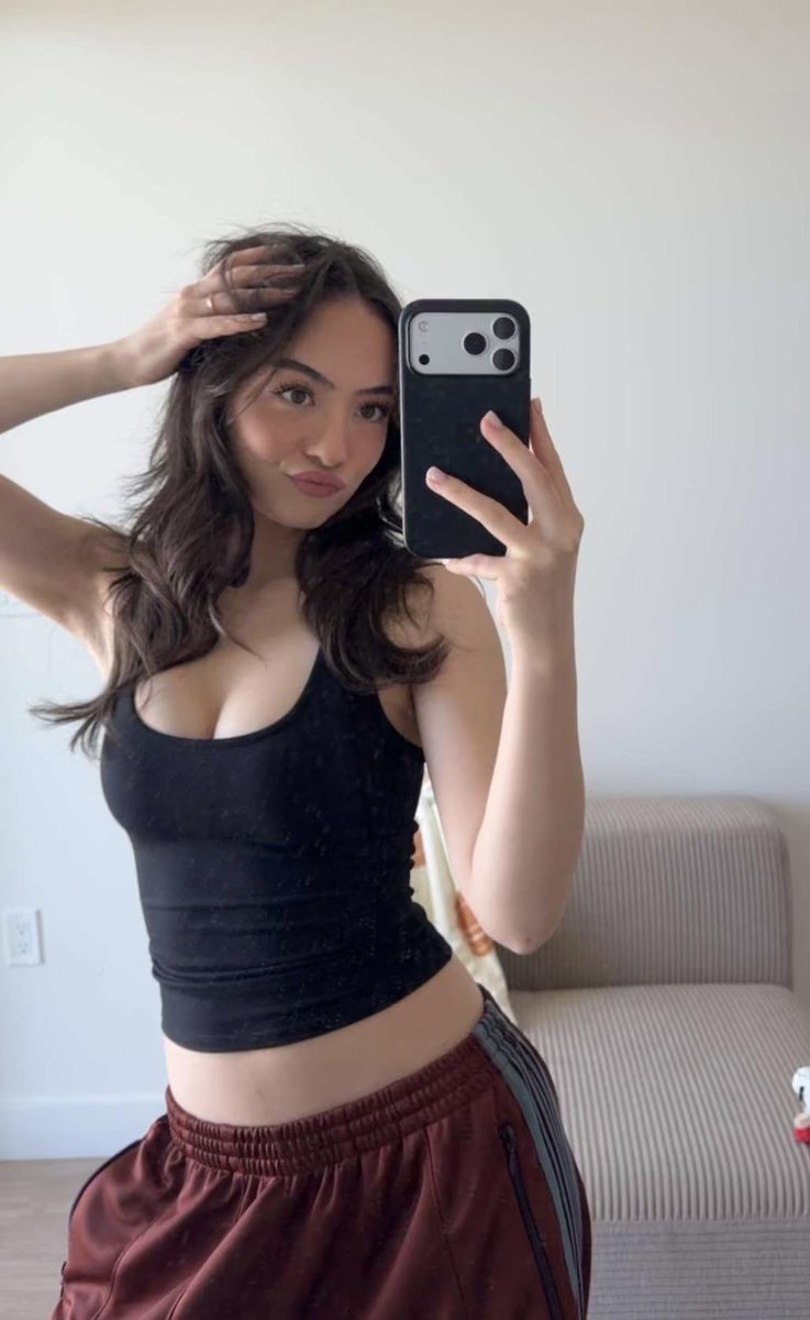 Waterzhsx's tweet photo. One of the hottest Wasians streamers currently https://t.co/Hd0jkCegmA