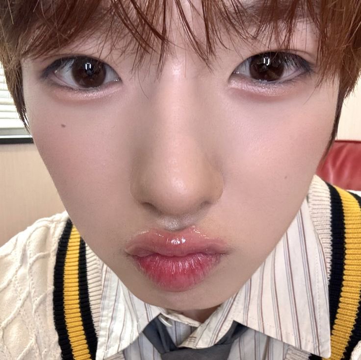 x_hzn3h's tweet photo. 사쿠야 입술 진짜 뚱쭝뽈록뽈록 기여움 https://t.co/355VRZRjXm