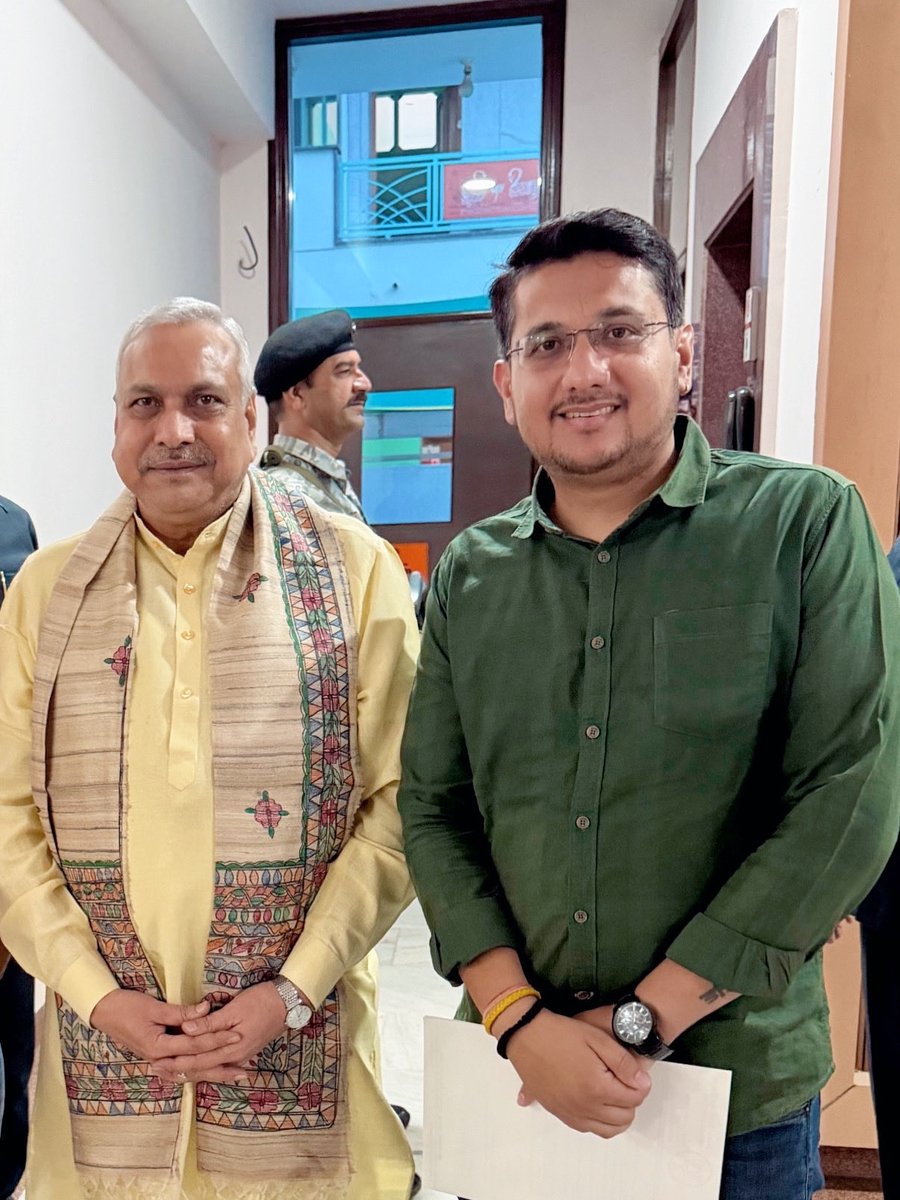 rohitsbjpchd's tweet photo. आदरणीय श्री @saudansinghbjp जी को भाजपा के राष्ट्रीय सह महामंत्री (संगठन) का महत्वपूर्ण दायित्व मिलने पर हार्दिक बधाई एवं अनंत शुभकामनाएं। संगठन के प्रति आपका समर्पण, अनुभव एवं मार्गदर्शन सदैव संगठन के लिए अमूल्य संपत्ति रहा है। https://t.co/LWG1DhI5id