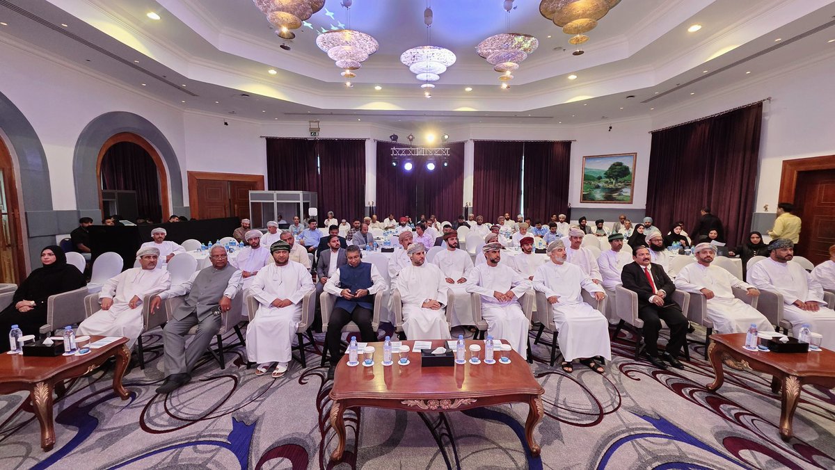 OmanChamber's tweet photo. نظمت غرفة تجارة وصناعة عُمان بمحافظة ظفار حلقة عمل توعوية حول اتفاقية الشراكة الاقتصادية الشاملة بين سلطنة عُمان وجمهورية الهند (CEPA)، وذلك تحت رعاية سعادة الشيخ فيصل بن عبدالله الرواس رئيس مجلس إدارة الغرفة، وبحضور سعادة شري براشانت بيسي سفير جمهورية الهند المعتمد لدى سلطنة عُمان.