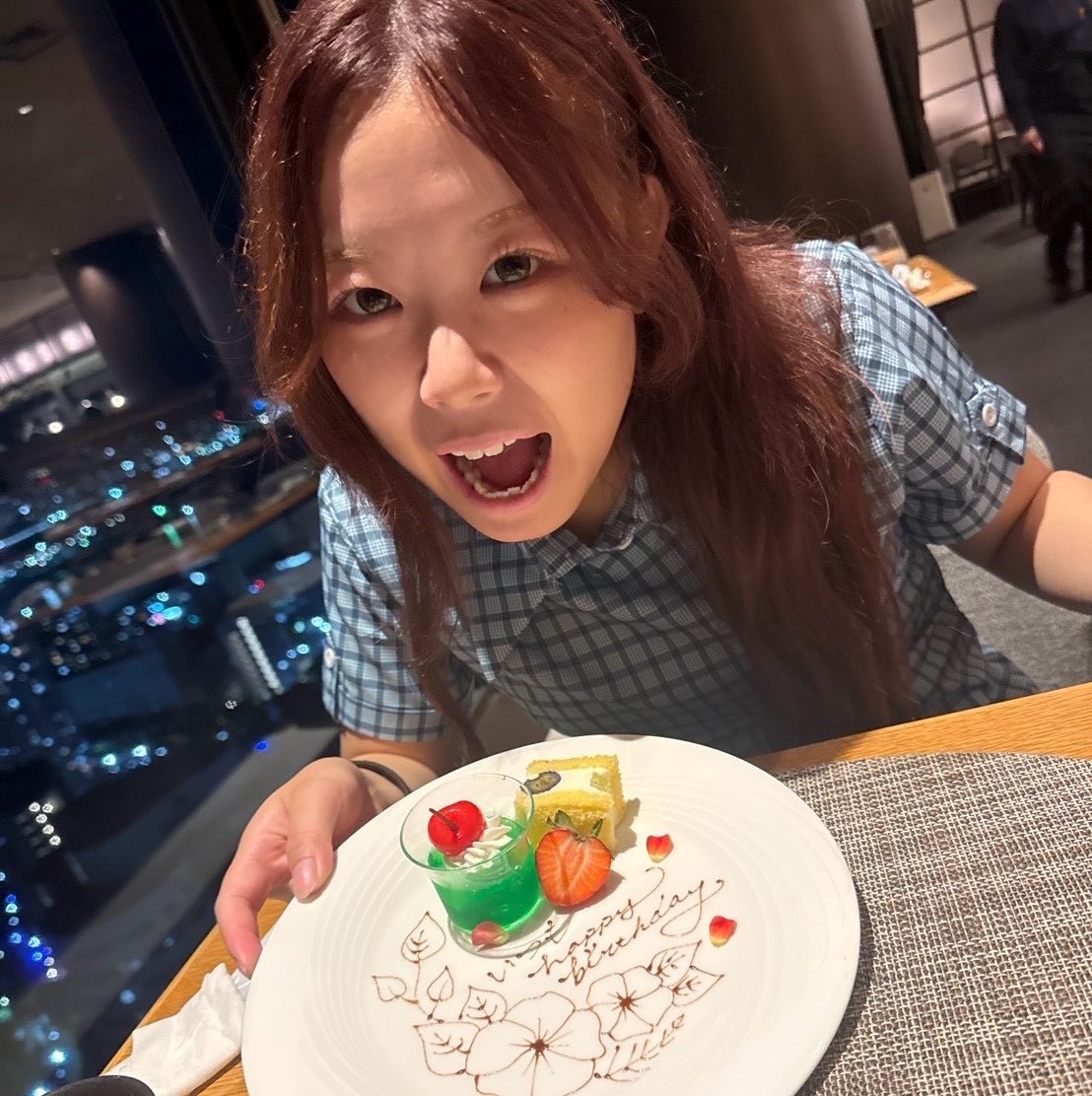 always____17's tweet photo. 20歳になりました🎂

お祝いしてくださった皆様ありがとうございます✨️ https://t.co/hhaph8W1gj