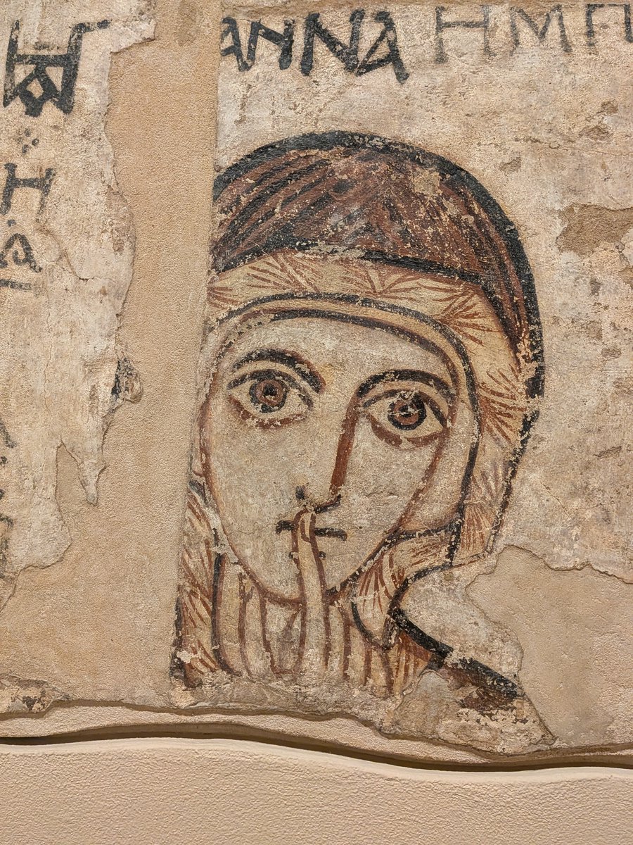 Ioglady's tweet photo. wall paintings from faras cathedral... i love the stylised faces in northeast/eastern african christian art https://t.co/Hk6DYAijd3
