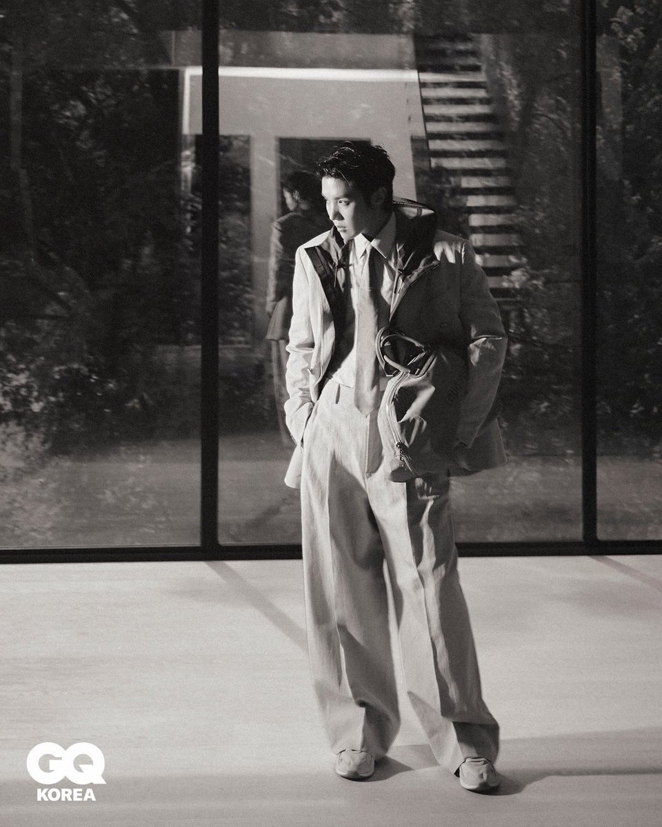 btschartsxdaily's tweet photo. [NEWS] New Photos of #JHOPE x GQ Korea (2)💜

https://t.co/c5AR83eqqf
#JHOPExGQKorea https://t.co/vgapVzzFOZ