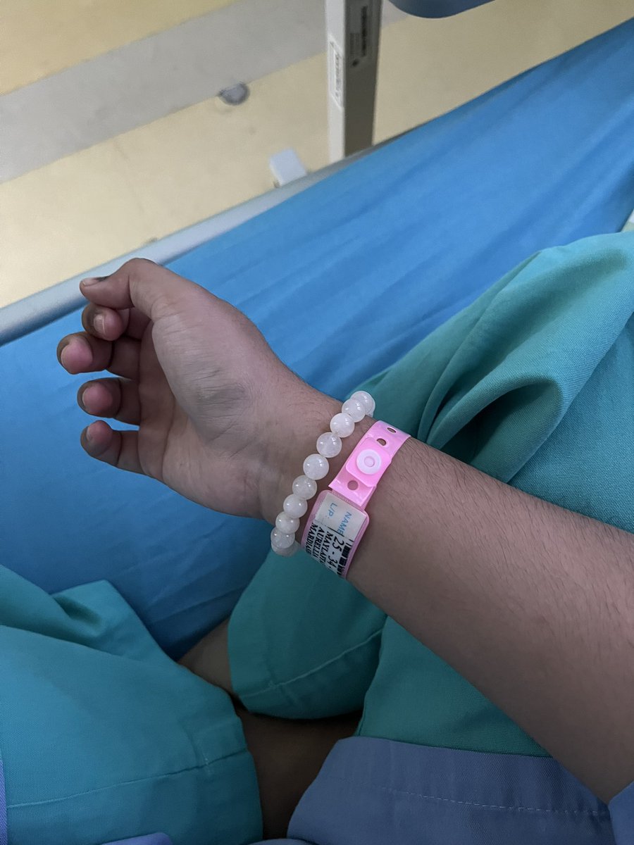 mayzarella's tweet photo. Hidup kadang di atas, kadang di bangsal 🤪☺️ https://t.co/buGjOJoc6A