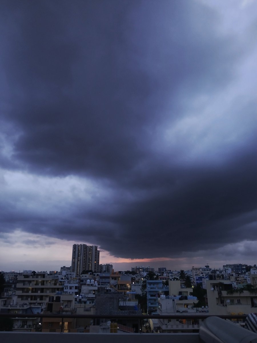 Nomad_D07's tweet photo. the kinda weather that seeks out something inside me. https://t.co/bYunlxeYjJ