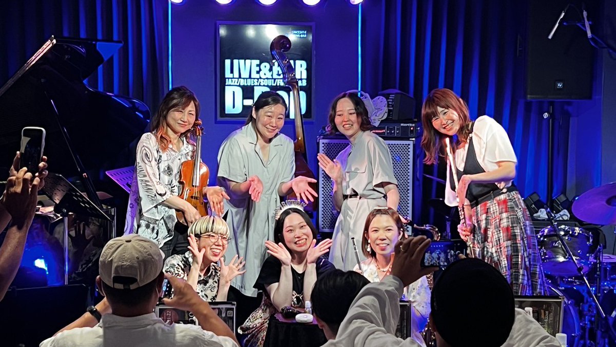 marettoo's tweet photo. 吉澤早紀と優しいお友達joint birthday Live✨
タンゴもラテンもサンバもアイリッシュもクラシックも映画音楽もアニソンもあってバラエティに富んでましたね〜

お越しいただいた皆様ありがとうございました!
ちゃんりなが30歳だってさ!初めて会った時は10代だったのに！
次の我々のライブは来年かな?? https://t.co/YgslflGGdu