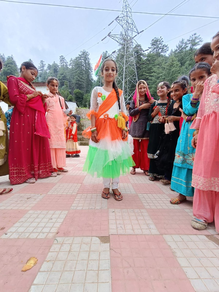 GopalSh20634689's tweet photo. Independence day celebration at MS GAMI ZONE BATOTE  DISTRICT RAMBAN https://t.co/ppngbJSuHi