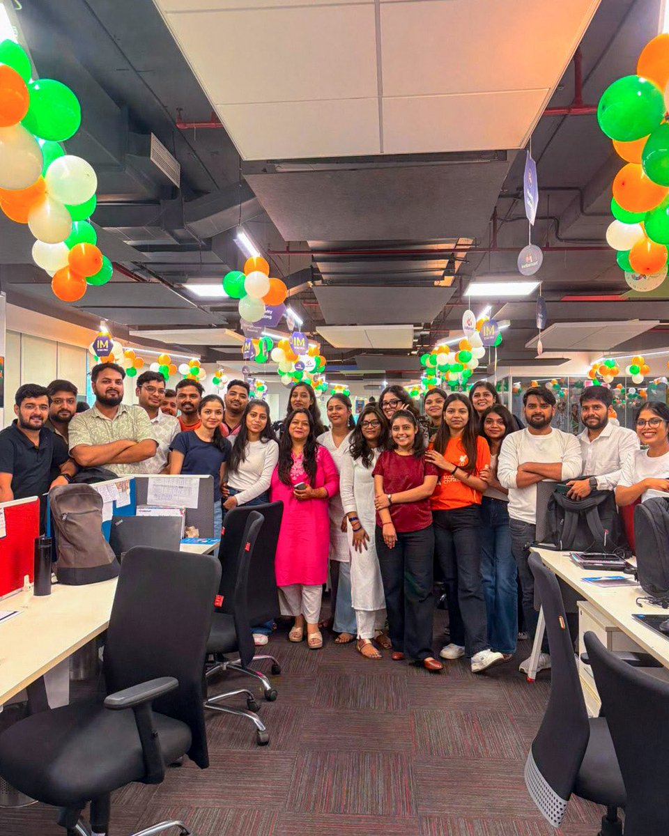 IndiaMART's tweet photo. A day that belongs to a billion dreams, celebrated by the people who keep dreaming every day.

Here’s to the IndiaMARTians and the spirit of a free India.

#IndiaMART #KaamYahinBantaHai #IndependenceDay #IndiaMARTians #Celebrations #B2BIndia #MSMEs https://t.co/Bn6Jc3ZFJe
