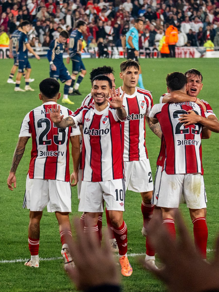 RiverPlate's tweet photo. Vamos con todo, River 🔜⚔️❤️ https://t.co/UQ3PABxMXr
