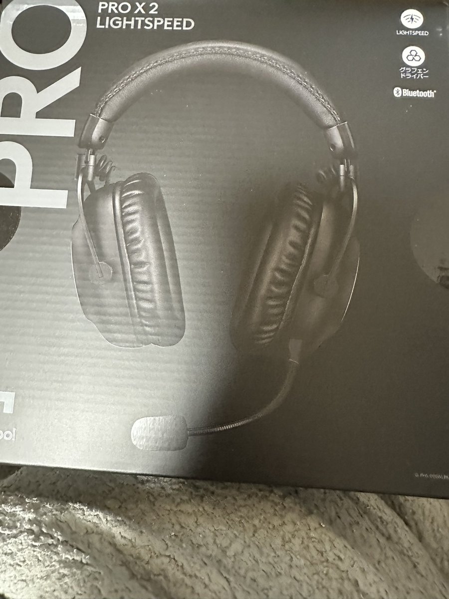Q_S_B_EPLS's tweet photo. ヘッドセット新しいの買った！
前使ってたRazerのヘッドセット、生産終了しちゃって買えなくなっちゃったからLogicoolのに変更

どんなもんかな？ https://t.co/GsfIeqqZVS