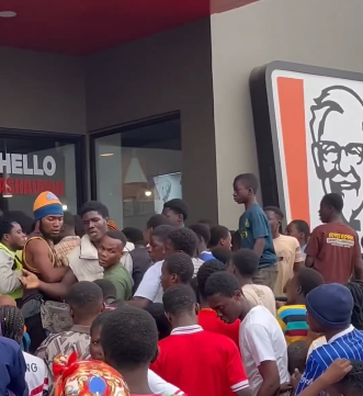 dugger14678's tweet photo. WOW

All this for "finger lickin chicken! https://t.co/a6WJa2VmUx