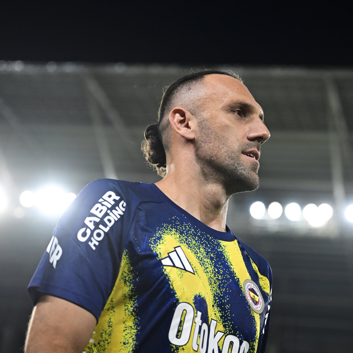 demarkesports's tweet photo. İsmail Kartal: “Talisca ne istersem gözümün içine bakıyor ve harfi harfine yerine getiriyor. Fenerbahçe için daha fazlasını nasıl verebilirim diye çırpınıyor. Vedat da %70 civarında hazır vaziyette. Bu akşamki taktik antrenmandan sonra seçimimiz belli olacak. Hangi maçta hangi oyuncuya görev verirsek diğer oyuncu ona saygı gösteriyor. Böyle bir takımımız var ve bundan gurur duyuyorum.”