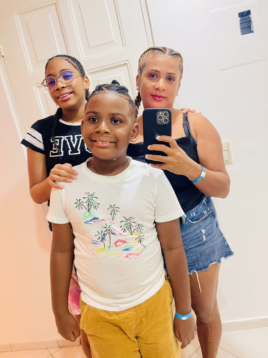 WL_Tours's tweet photo. Gracias a mi querida Gloria por compartir estos momentos con nosotros y confiar en nuestros servicios… 

Crear memorias con nuestra familia es la forma más genuina de amor.

Postdata: Espero que  Emir 🤣 disfrutará su fiesta de espuma.

 #familia #hoteltodoincluido  #cofresi https://t.co/7cV0xqKVPw