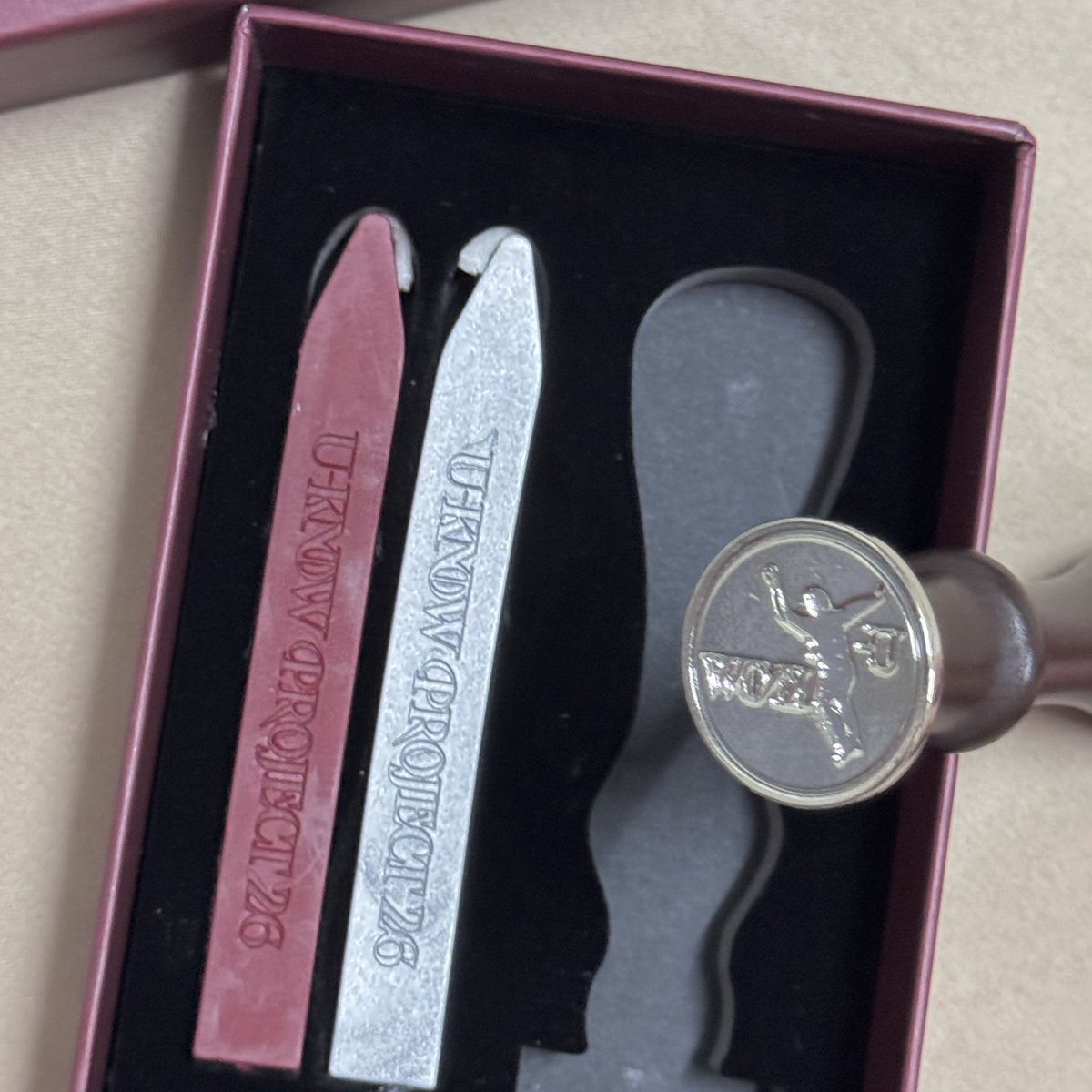 yoowithmi's tweet photo. แจก “WAX SEAL STAMP” vip gift set จาก #UKNOW_PROJECT26 รอบเกาหลี
1 ชุด (ไม่ได้ให้การ์ดในset มีแค่ตัว wax seal stamp box set เลย)

❤️‍🔥ขอเป็นคนไทยที่ไปคอนเสิร์ตที่ไทย
#UKNOW_PROJECT26_BANGKOK นะคะ รับหน้าคอน❤️‍🔥

แค่กดรีทวิตโพสนี้ สุ่มและประกาศวันอาทิตย์ที่23/8/69 ตอน13:00น.ค่ะ https://t.co/sOmGQVFjon