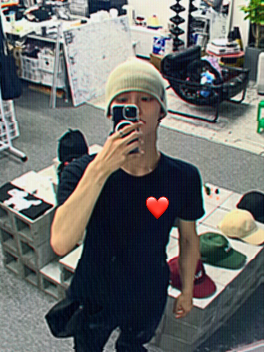 kiro1i's tweet photo. 너므미남이야 https://t.co/uJorZQeA21