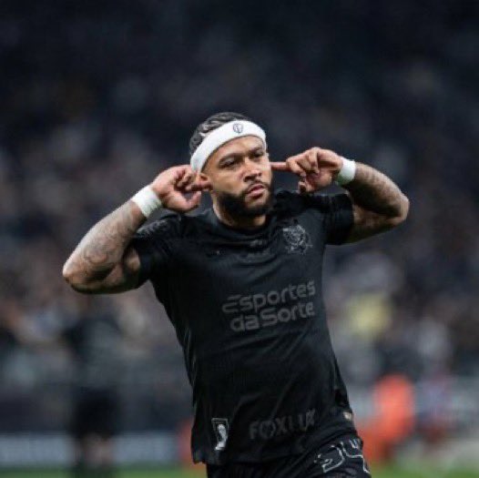 golsdobrasil1's tweet photo. 🚨 AGORA! Cori deve recomendar que Corinthians não renove com Memphis Depay. 🤯❌

O Conselho de Orientação do Corinthians deve sugerir ao presidente Osmar Stabile que não assine o novo contrato com o atacante holandês.

A tendência é que o mandatário siga a orientação do órgão e encerre ainda nesta segunda-feira (17) as negociações pela permanência de Memphis.

O posicionamento pode colocar um ponto final nas tratativas, que haviam sido retomadas nos últimos dias.

—  @TiagoSalazar 
📸 Rodrigo Gazzanel/Agência Corinthians