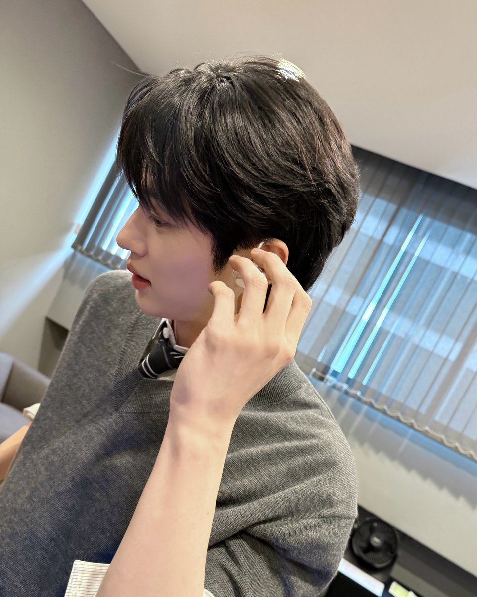 byeonwooseok_th's tweet photo. [📸]

Caption: 📮❤️🥰

#บยอนอูซอก #변우석 #ByeonWooSeok

(1) https://t.co/PkDi6JbwtT