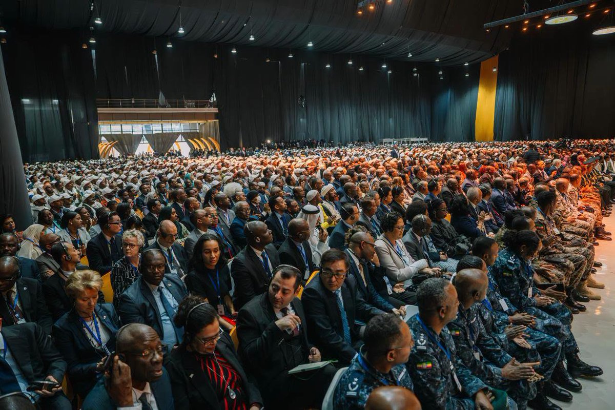 fanatelevision's tweet photo. 🇪🇹 #Ethiopia’s 4,000 National Dialogue participants are set to take up the harmonized recommendations of the conference’s eight working groups on Wednesday, following the completion of the ongoing process to reconcile and consolidate their outcomes. 

https://t.co/29Efe2FAJU https://t.co/5qMnQI5EVN