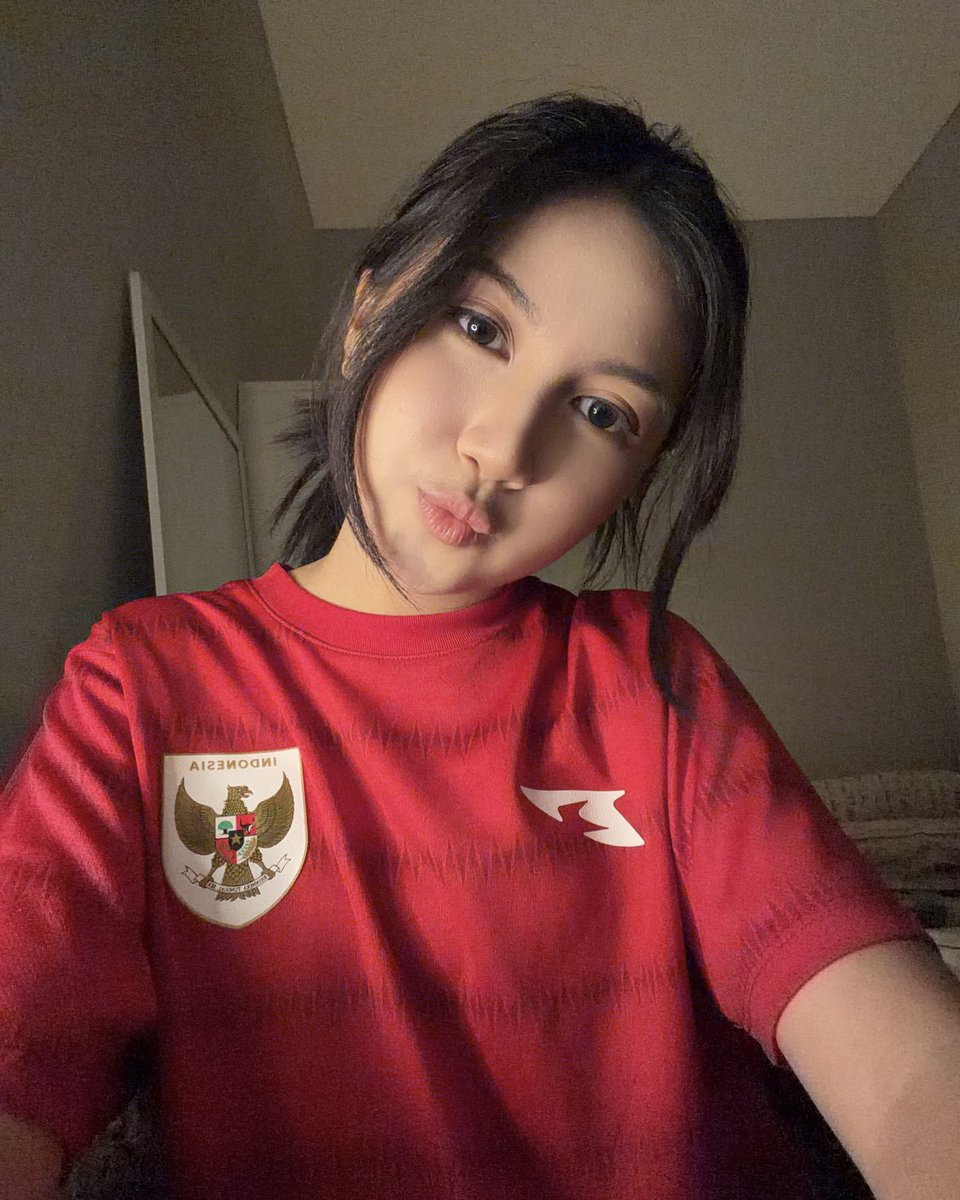 AR_AnindyaJKT48's tweet photo. terimakasii yang sudah nonton idn live tadii, terimakasih juga untuk kalian semua yang udah videocall aku di bulan ini yaa!! see u next month 💫 LAASSTTT BUT NOT LEAST HAPPY INDEPENDENCE DAAYYYY!! 🇮🇩 https://t.co/SwcXQImkFM