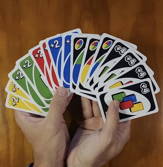 FrenchRapUS's tweet photo. 🚨 OFFICIEL ! 

UNO A CONFIRMÉ QU’IL EST INTERDIT D’EMPILER LES +2 ET LES +4 DANS LE UNO CLASSIQUE ❌

Si un joueur pose un +2, le joueur suivant doit piocher 2 cartes et ne peut pas poser un autre +2 pour éviter la pénalité… https://t.co/Dduk4h35Oq