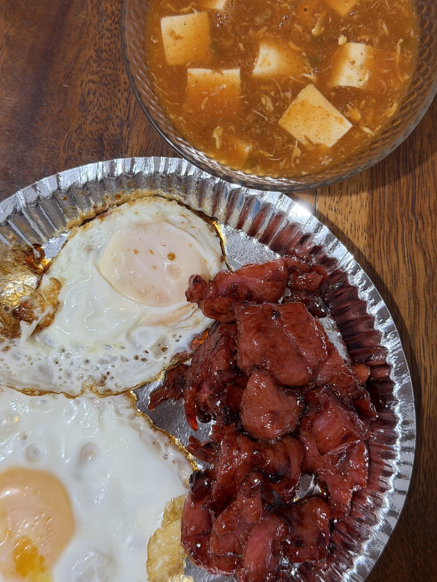 _erossele's tweet photo. @ginnynatnicha same haha with gochujang stew and pork https://t.co/hHWT4QDhaE
