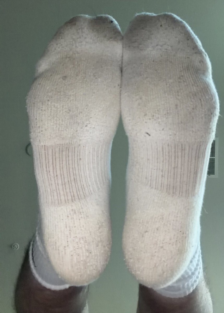 tannero0r's tweet photo. black or white socks? 

#gayfeet #alphafeet #socks #malefeet https://t.co/pflMOydu8f