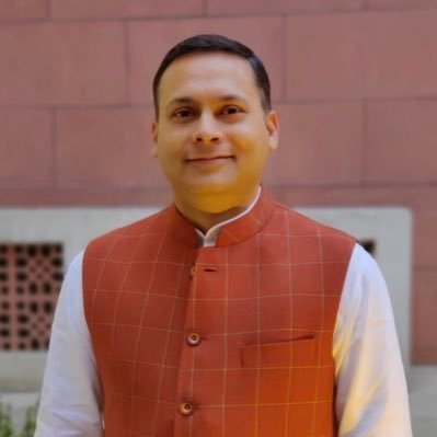 ImRamMehra's tweet photo. भाजपा की नवगठित कार्यकारिणी में श्रीमान् @amitmalviya को आत्मनिर्भर बना दिया।
लगता है कोई कमी रह गई होगी इनकी तपस्या में। https://t.co/lDv0XLecul
